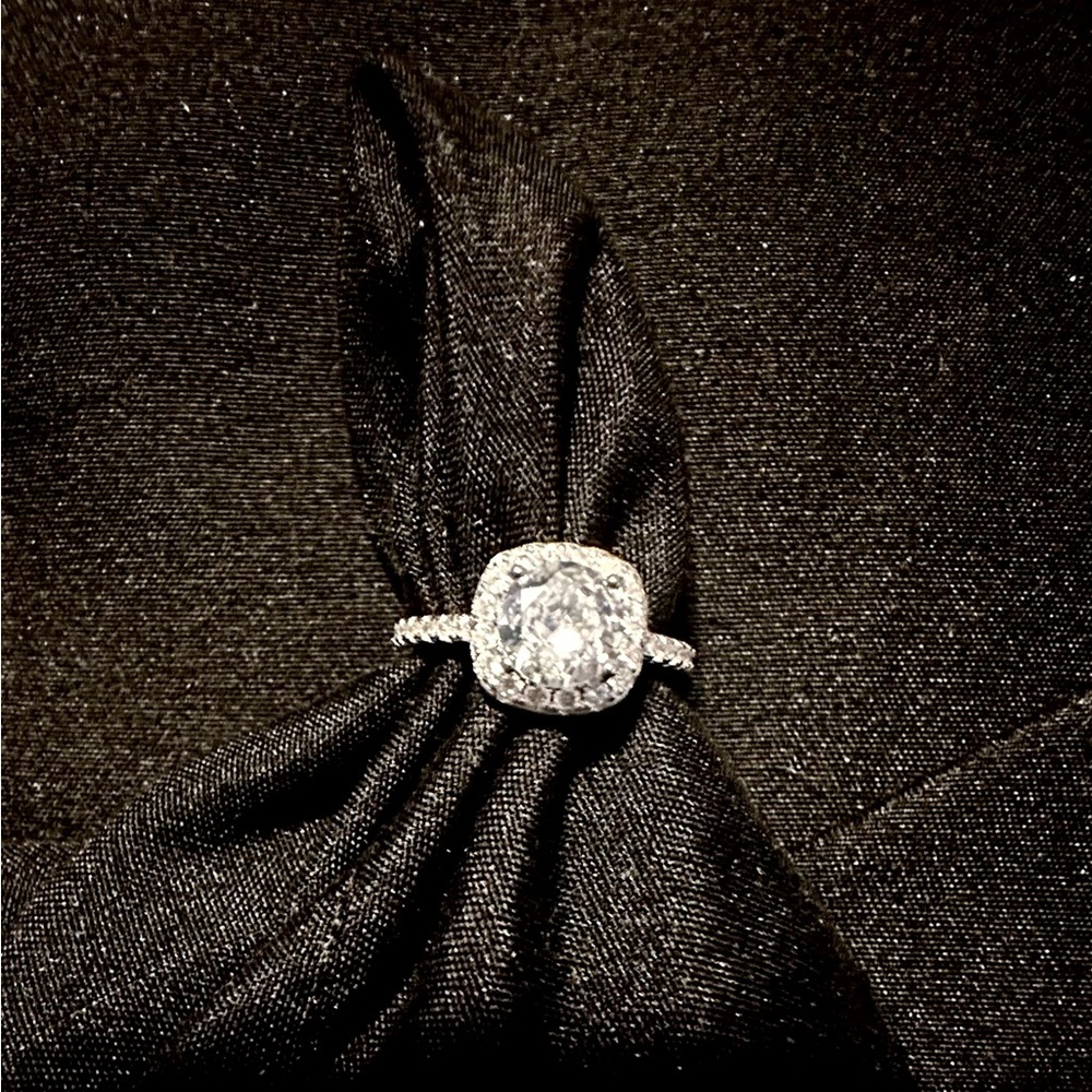 Elegant S925 Zirconia Ring